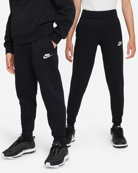 Nike Club buxur standard fit - svartar