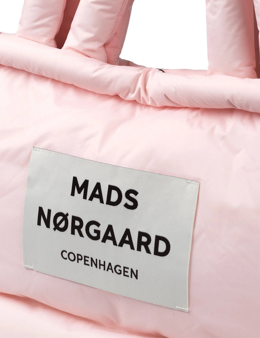 Taska - Norgaard - Blushing Bride